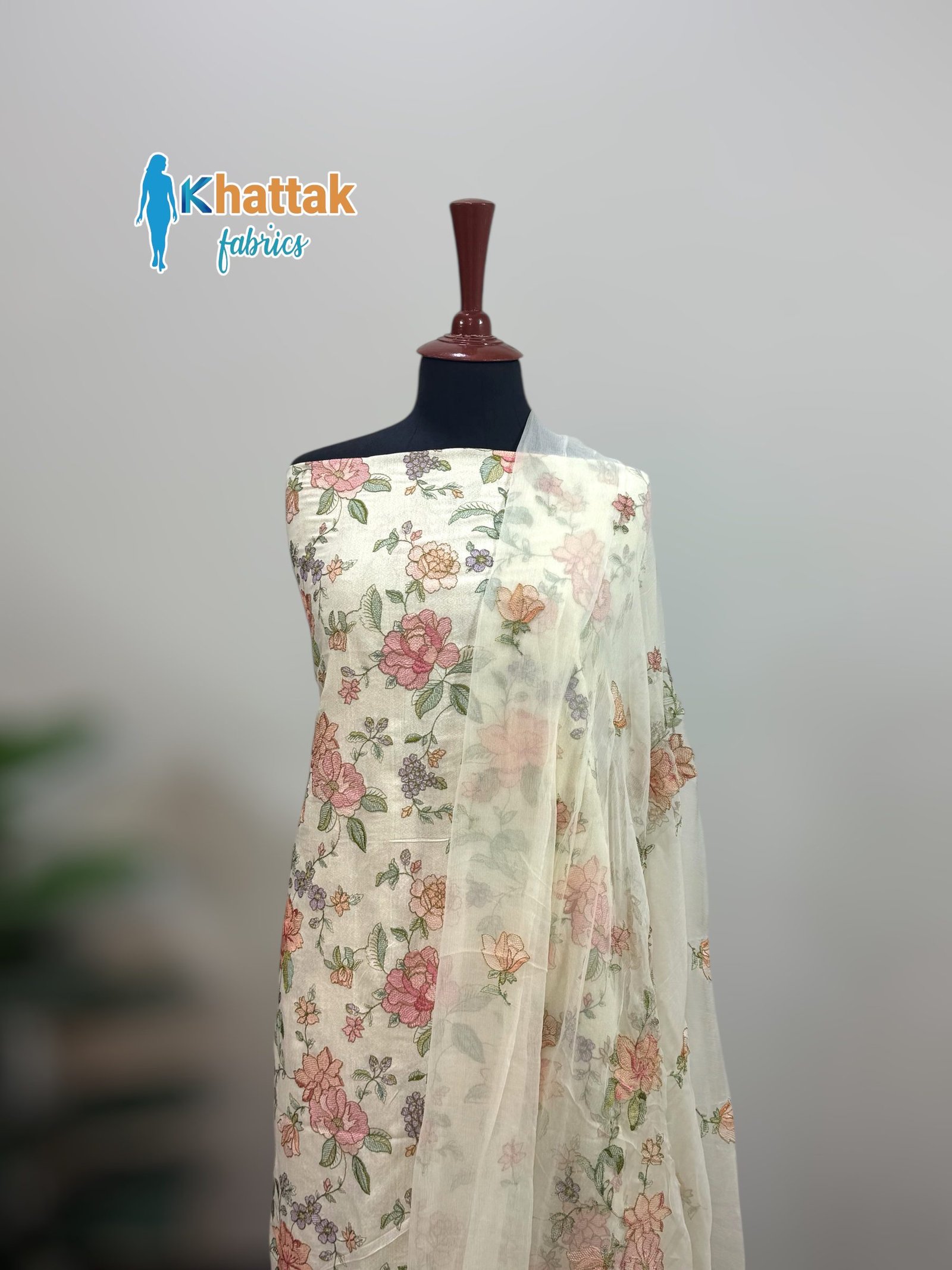 Winter Karandi 3PC KF-130 – Front Display Winter Karandi – 3PC KF-130 Suit